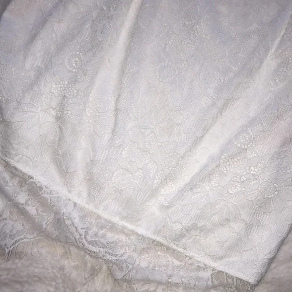 Pretty Little Thing PLT white satin lace body in dress - Picture 2 of 11